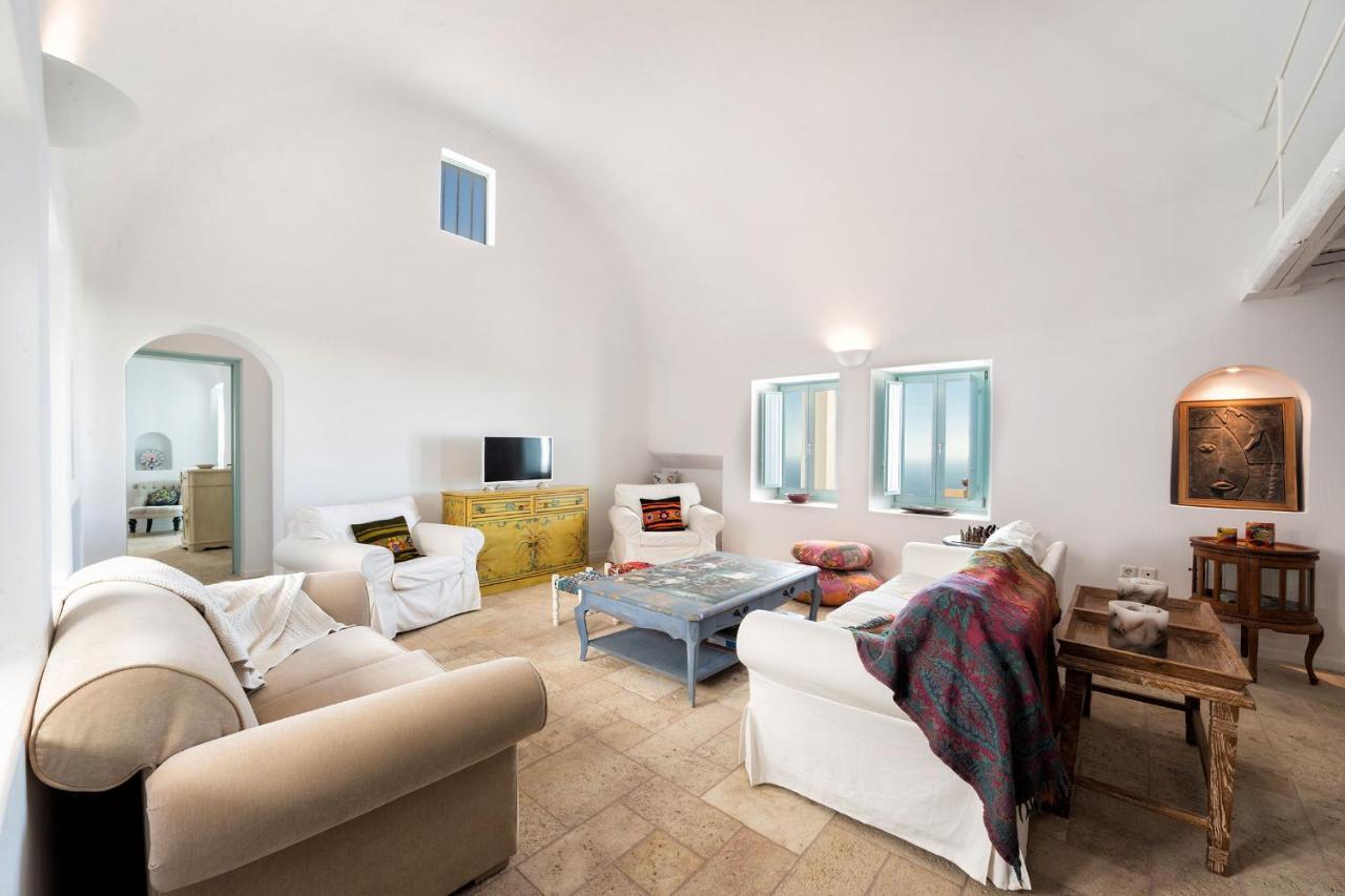 Vila Sleeps8-parking-garden-pool-sunsets-barbeque Emporio (Santorini)