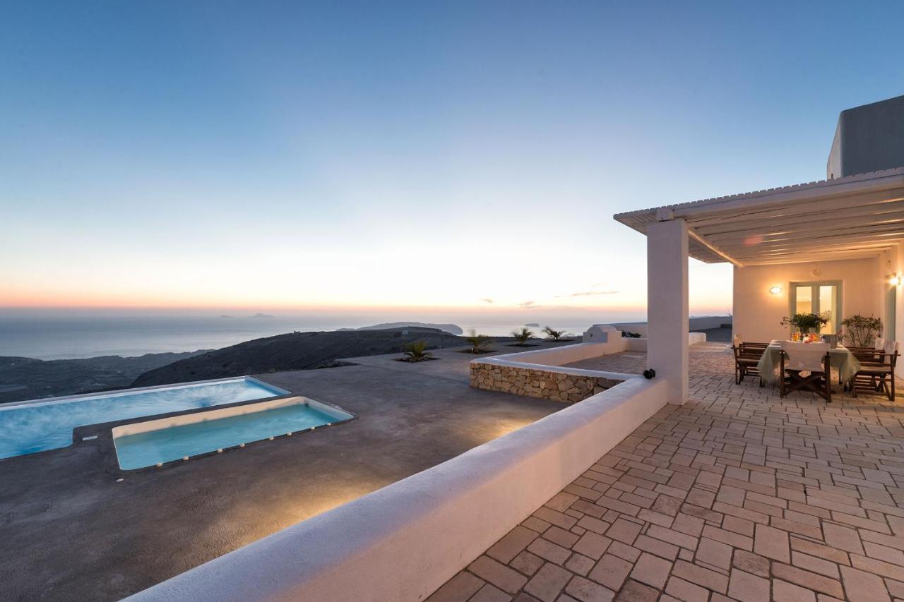 Vila Sleeps8-parking-garden-pool-sunsets-barbeque Emporio (Santorini)